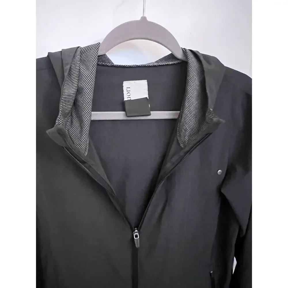 Vuori Outdoor Trainer Shell Full Zip Hooded Jacket Men's M Dark Pewter Athletic